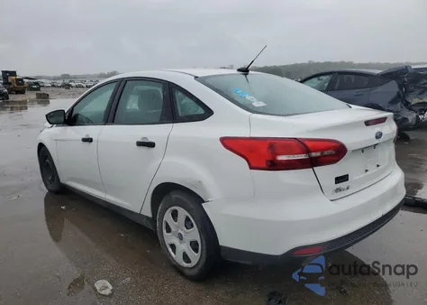 2018 Ford Focus S z USA, uszkodzony, nr VIN 1FADP3E28JL269569